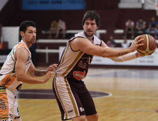 Lans viaja a Sunchales sin Romano