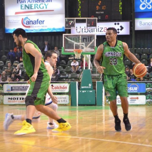 Gimnasia le renov a Shaquille Johnson