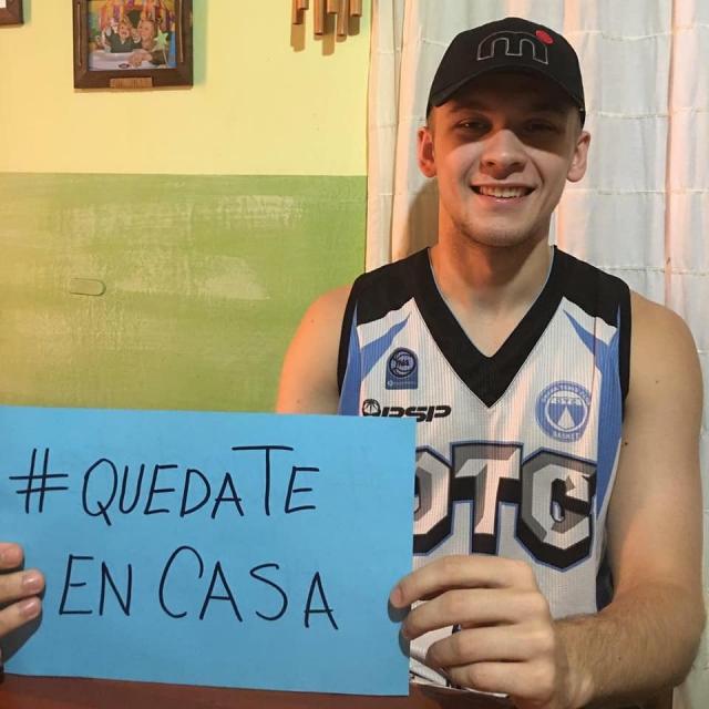 Ober juega en casa